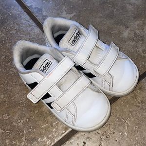 Adidas size 6 sneaker